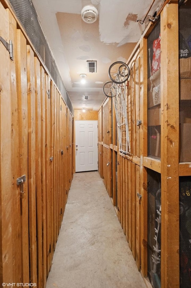 7200 N Ridge Blvd Unit 2C, Chicago, IL 60645 - corridor with concrete floors