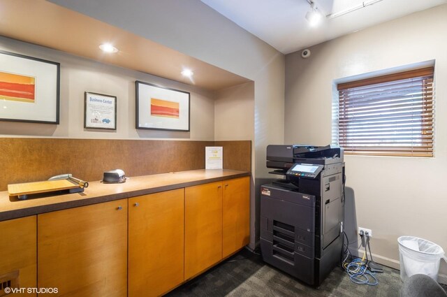 4960 N Marine Dr Unit 519, Chicago, IL 60640 - office with dark carpet and baseboards