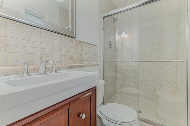 922 E Pratt Dr, Palatine, IL 60074 - full bath featuring a stall shower, vanity, tile walls, and backsplash