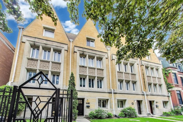 3215 S Calumet Ave, Chicago, IL 60616 - view of building exterior