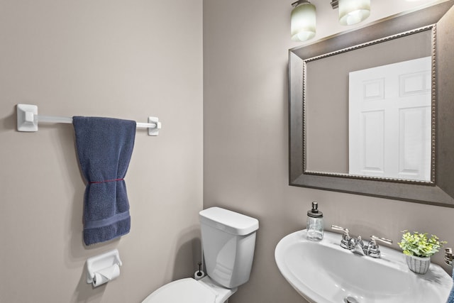11248 Melrose Ct, Orland Park, IL 60467 - half bath with a sink and toilet