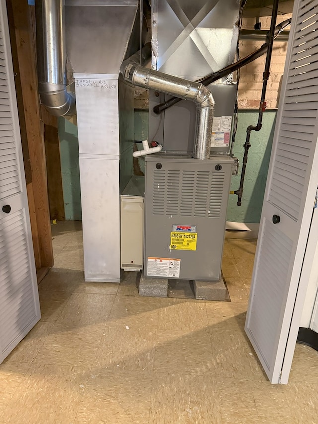6023 W 64th St, Chicago, IL 60638 - view of utility room