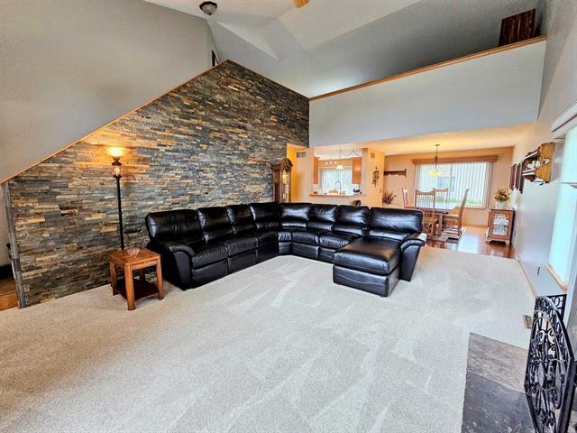 901 Nancys Ln, Belvidere, IL 61008 - photo 3