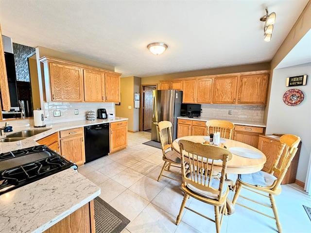 901 Nancys Ln, Belvidere, IL 61008 - photo 9