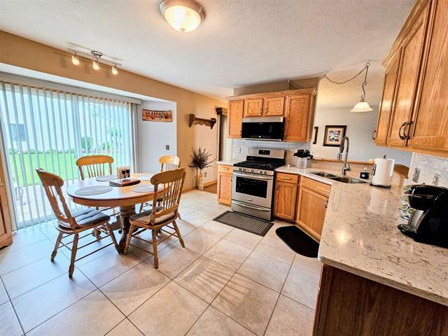 901 Nancys Ln, Belvidere, IL 61008 - photo 10