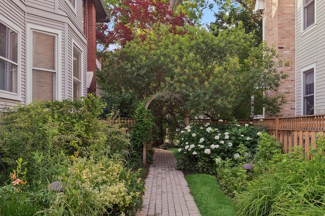 611 Lake Ave, Wilmette, IL 60091 - view of yard