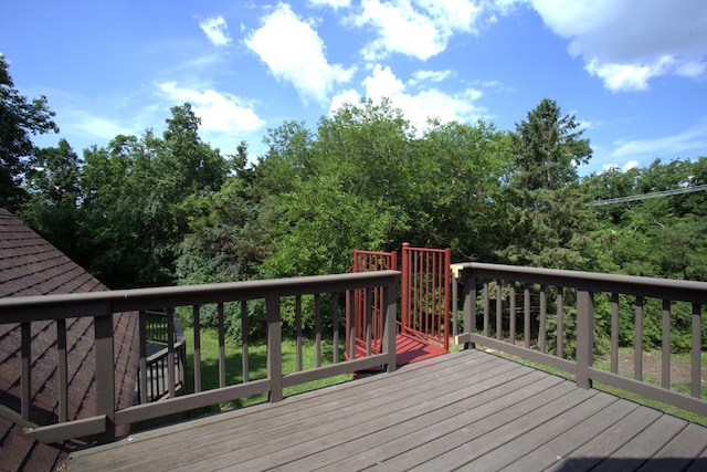 600 W Bloomingdale Rd, Itasca, IL 60143 - view of wooden terrace