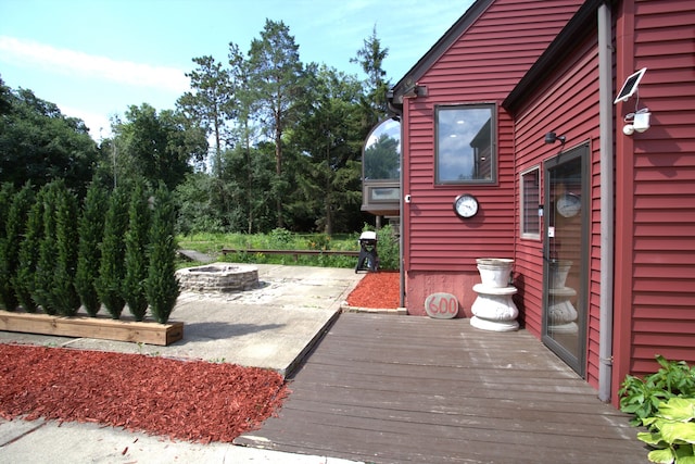 600 W Bloomingdale Rd, Itasca, IL 60143 - wooden deck with a fire pit and a patio area