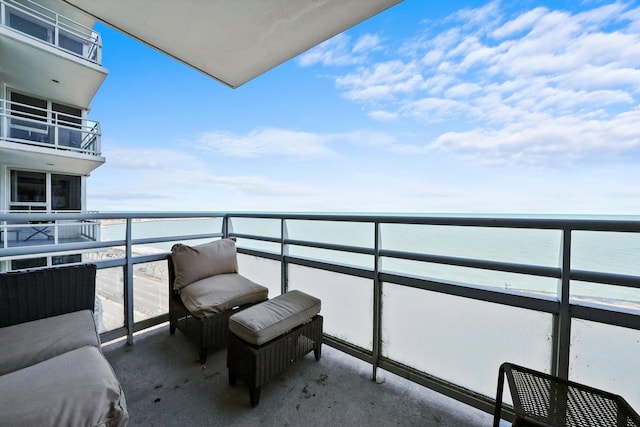 1300 N Lake Shore Dr Unit 10B, Chicago, IL 60610 - balcony featuring a water view