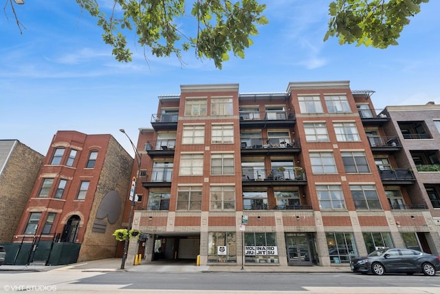 3260 N Clark St Unit 202, Chicago, IL 60657 - photo 1