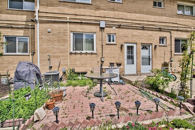 9666 Lois Dr Unit D, Des Plaines, IL 60016 - view of patio / terrace