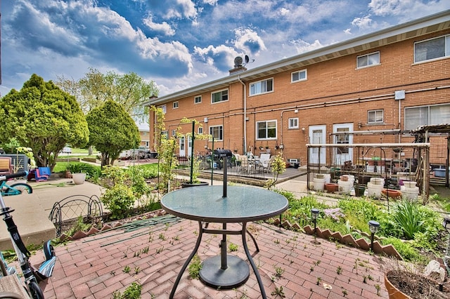 9666 Lois Dr Unit D, Des Plaines, IL 60016 - view of patio / terrace