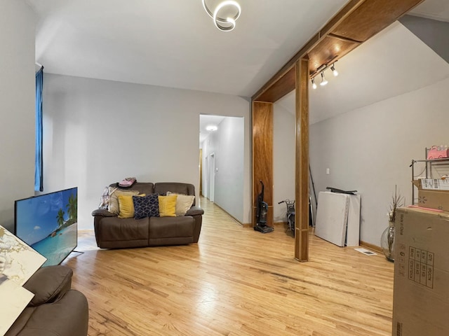 5943 S Indiana Ave, Chicago, IL 60637 - living area featuring light wood finished floors