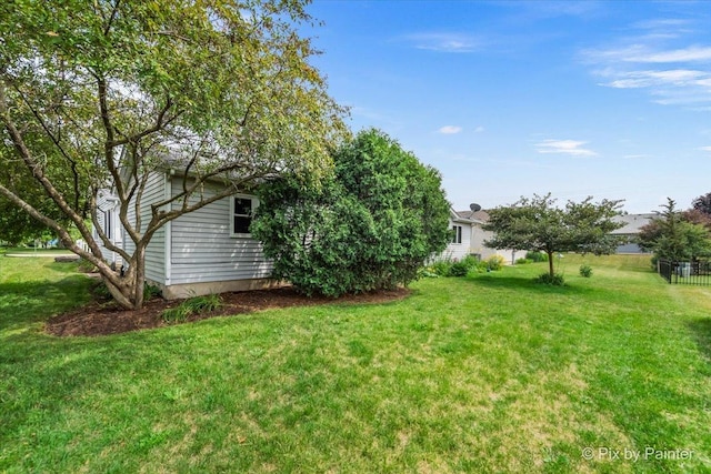 40 S Juniper Dr, North Aurora, IL 60542 - view of green lawn