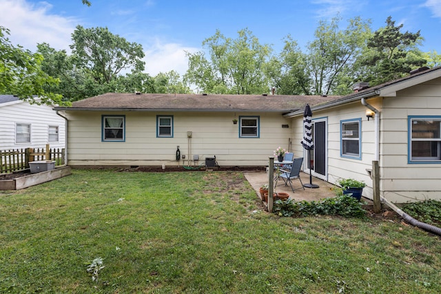 2305 Glenoak Dr, Champaign, IL 61821 - rear view of property with a patio area