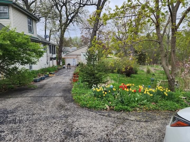 94 E Lakeview Ave, Round Lake Beach, IL 60073 - view of yard