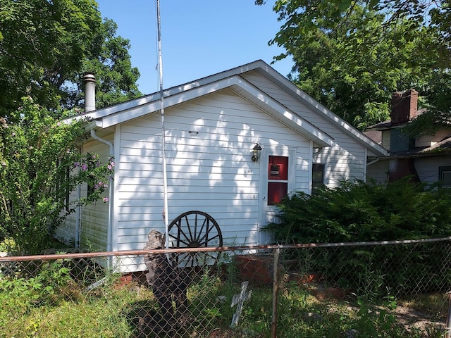 501 S Spruce St, Villa Grove, IL 61956 - view of side of property