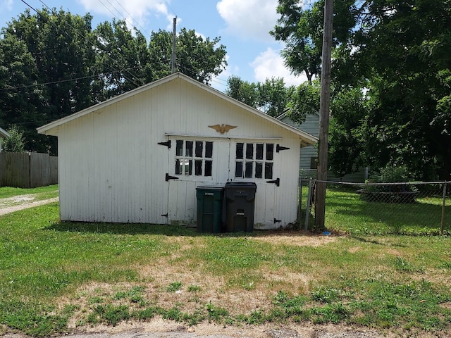 501 S Spruce St, Villa Grove, IL 61956 - view of outbuilding