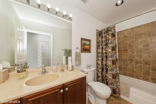 3450 S Halsted St Unit 416, Chicago, IL 60608 - full bath with vanity and shower / bath combo