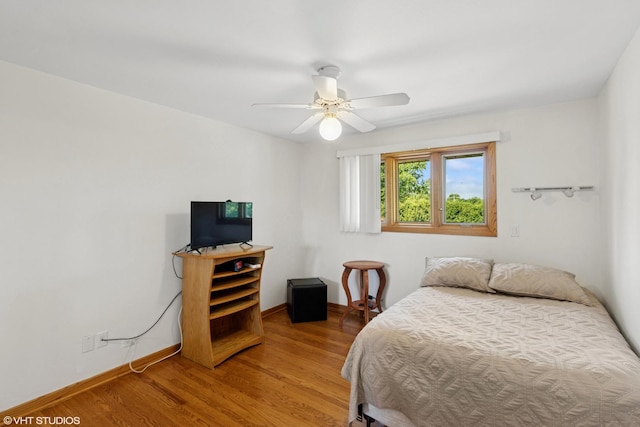 1142 N Perry Dr, Palatine, IL 60067 - bedroom featuring light wood-type flooring and ceiling fan