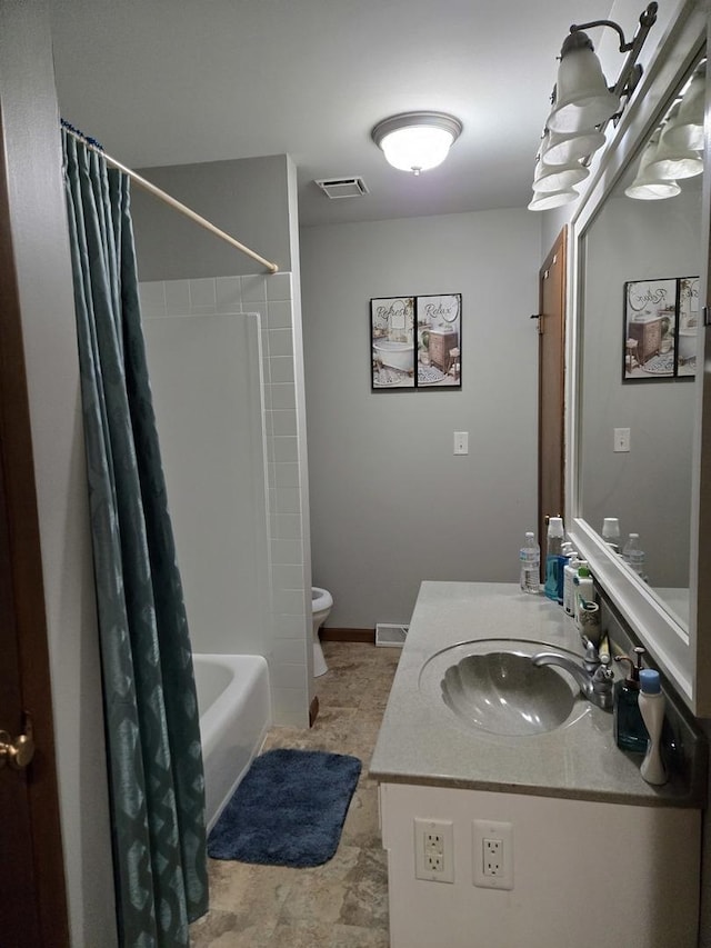 811 N Glenwood Pl, Aurora, IL 60506 - bathroom featuring vanity and shower / bath combo with shower curtain