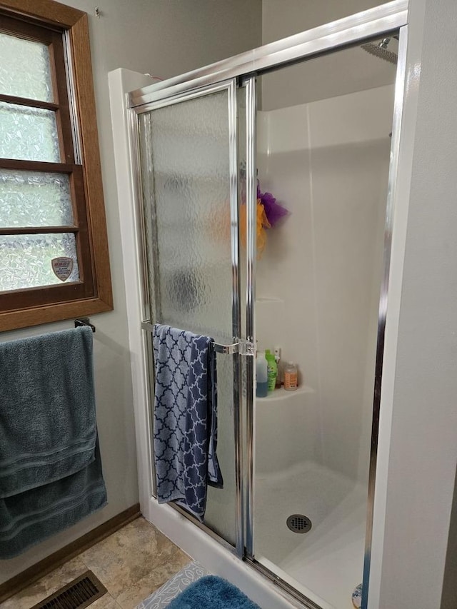 811 N Glenwood Pl, Aurora, IL 60506 - bathroom with a shower stall