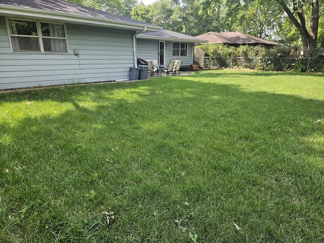 811 N Glenwood Pl, Aurora, IL 60506 - view of yard