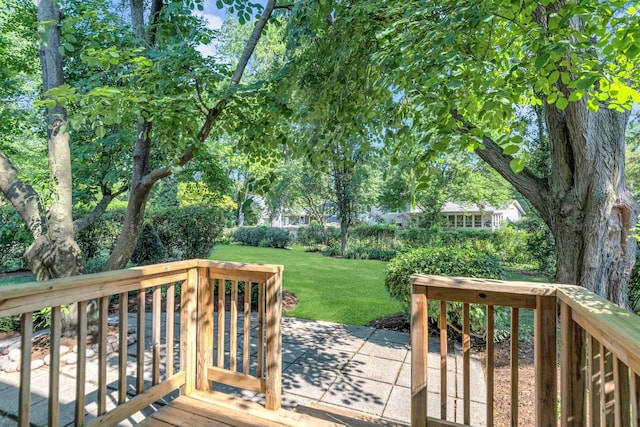 1016 Charleston Dr, Saint Charles, IL 60174 - deck with a yard