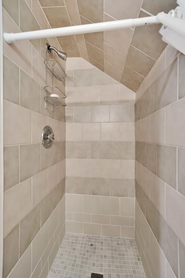3826 S Honore St, Chicago, IL 60609 - full bath featuring a tile shower
