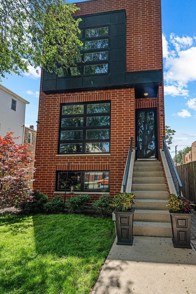 1644 N Washtenaw Ave, Chicago, IL 60647 - photo 1