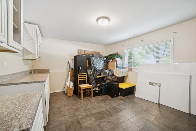 234 Cassidy Ln, Elgin, IL 60124 - miscellaneous room with a sink