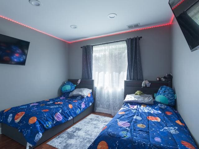 1 Oak Creek Dr Unit 2305, Buffalo Grove, IL 60089 - bedroom featuring wood finished floors