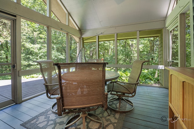 7 Vista Ridge Dr, Galena, IL 61036 - sunroom with vaulted ceiling