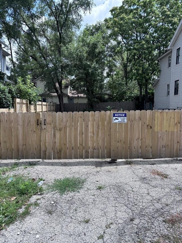 320 N Hickory St, Joliet, IL 60435 - photo 1