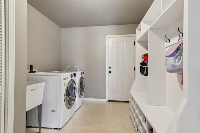 10215 S 87th Ct, Palos Hills, IL 60465 - laundry room with washer and dryer and light flooring