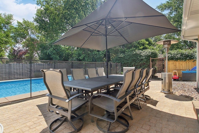 10215 S 87th Ct, Palos Hills, IL 60465 - fenced backyard featuring a patio area and outdoor dining space