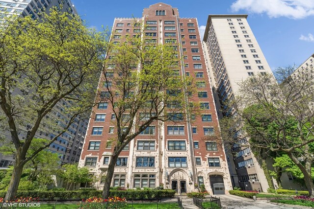 3920 N Lake Shore Dr Unit 4N, Chicago, IL 60613 - photo 1