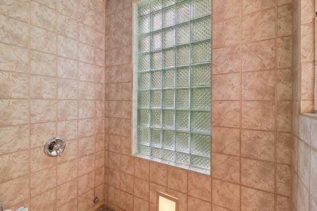 2559 N Saint Louis Ave, Chicago, IL 60647 - photo 39
