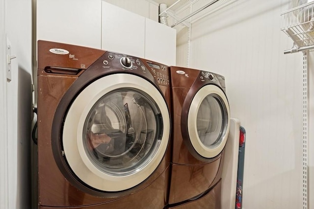 250 W Scott St Unit C, Chicago, IL 60610 - laundry room with washer and clothes dryer