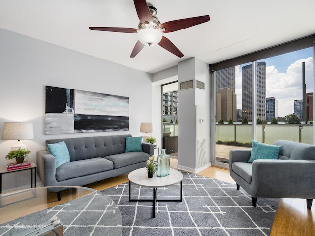 659 W Randolph St Unit 421, Chicago, IL 60661 - living area featuring wood finished floors and ceiling fan