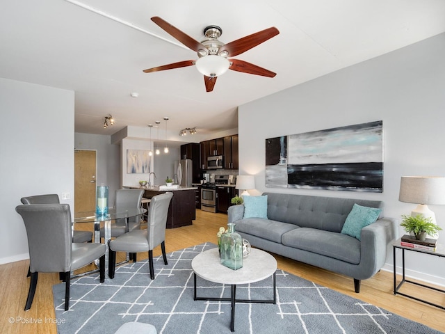 659 W Randolph St Unit 421, Chicago, IL 60661 - living room with light wood-type flooring and a ceiling fan
