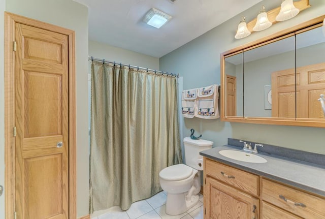 12571 W 3000 N Rd, Bonfield, IL 60913 - full bathroom featuring vanity, tile patterned flooring, and curtained shower