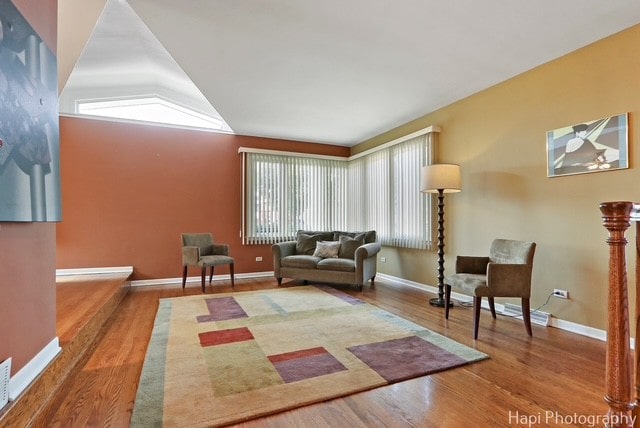 8308 W Leland Ave, Norridge, IL 60706 - sitting room featuring wood finished floors and baseboards
