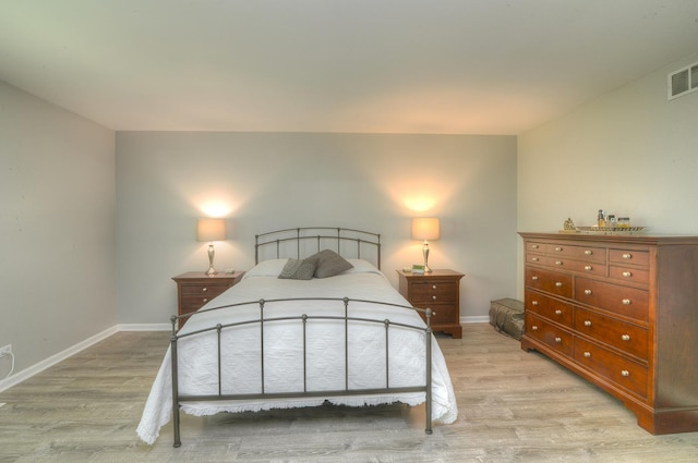 1420 Yellowstone Dr, Streamwood, IL 60107 - bedroom featuring light wood-style floors