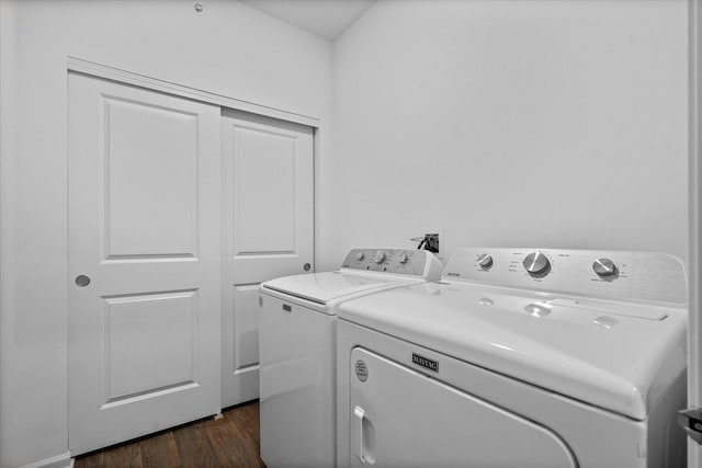 927 Darwin St, North Aurora, IL 60542 - laundry room with washer and dryer and dark wood-style flooring