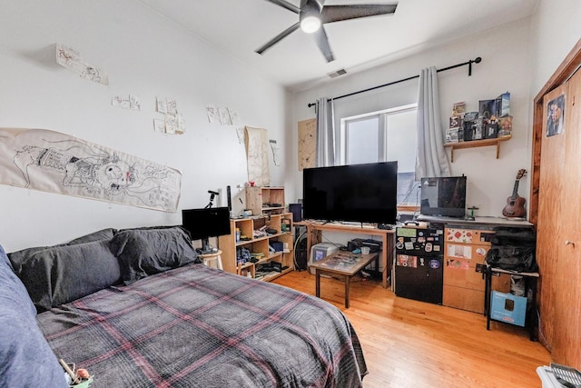 1918 W Cermak Rd Unit 4, Chicago, IL 60608 - bedroom featuring light wood-style flooring and a ceiling fan