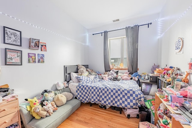 1918 W Cermak Rd Unit 4, Chicago, IL 60608 - bedroom with light wood-style flooring