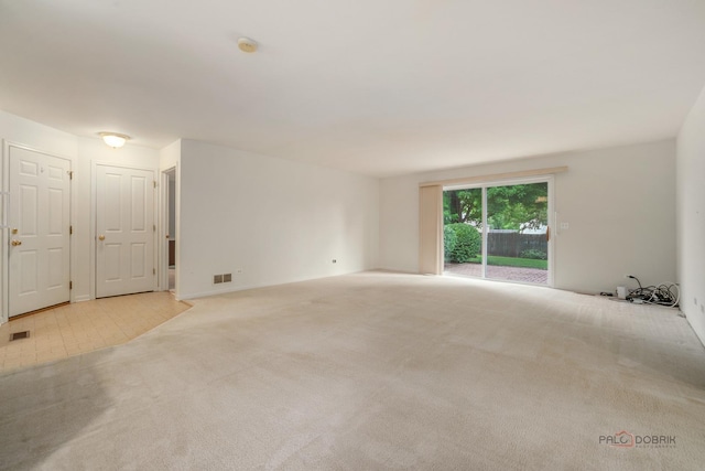 707 Wedgewood Trl, Mchenry, IL 60050 - carpeted empty room featuring a smoke detector