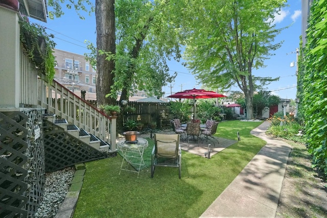 1530 W Monroe St, Chicago, IL 60607 - view of yard featuring a patio area