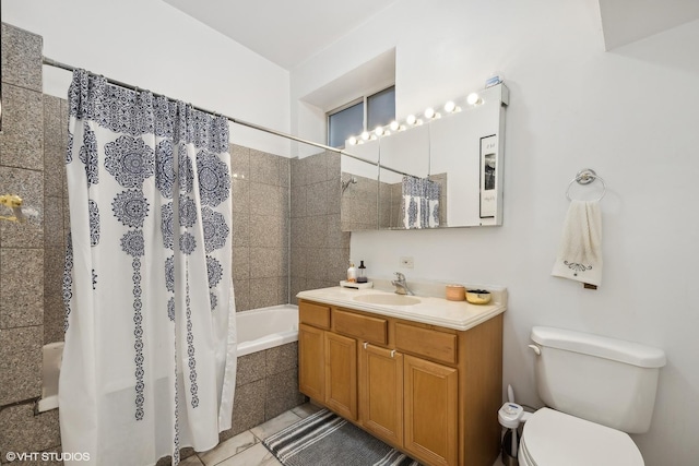 2076 N Campbell Ave, Chicago, IL 60647 - bathroom with tiled shower / bath combo, vanity, and tile patterned flooring